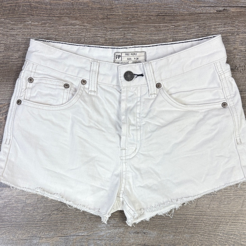 Free People High-Rise White Denim Cutoff Shorts – Size 24